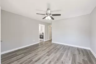 5130 Ripplebrook Dr, Houston, TX 77045 - Photo 4