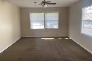 243 Acacia St, Lake Jackson, TX 77566 - Photo 4
