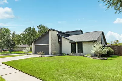 9 Sarita Court, Angleton, TX 77515 - Photo 1