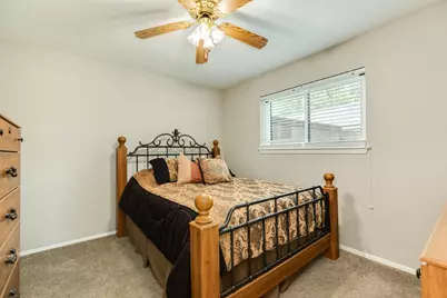 9 Sarita Court, Angleton, TX 77515 - Photo 20