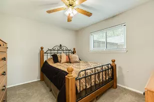 9 Sarita Ct, Angleton, TX 77515 - Photo 20