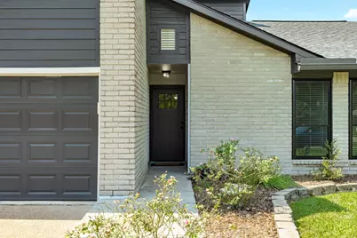 9 Sarita Court, Angleton, TX 77515 - Photo 4