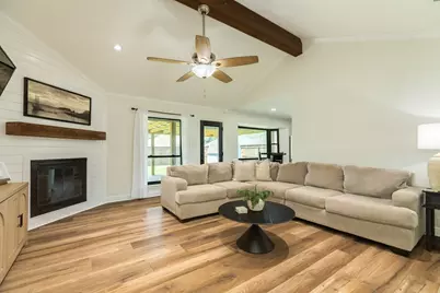 9 Sarita Court, Angleton, TX 77515 - Photo 6