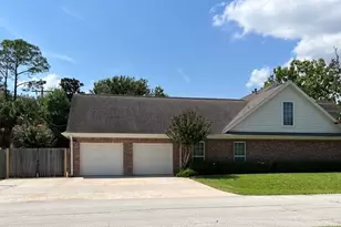 603 Renaldo St, Dickinson, TX 77539 - Photo 2