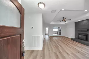 1114 N Nottingham Dr, League City, TX 77573 - Photo 4