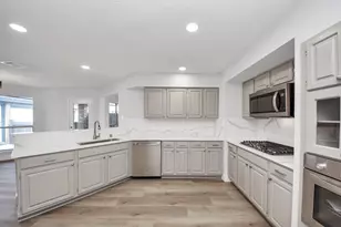 1114 N Nottingham Dr, League City, TX 77573 - Photo 10