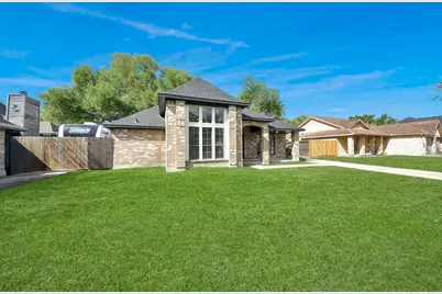 1114 N Nottingham Drive, League City, TX 77573 - Photo 2