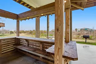 976 Mary Lynn, Crystal Beach, TX 77650 - Photo 6