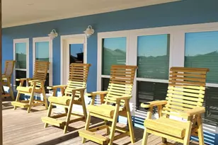 976 Mary Lynn, Crystal Beach, TX 77650 - Photo 4