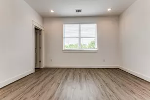 728 E 38th St, Houston, TX 77022 - Photo 14