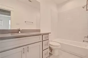 728 E 38th St, Houston, TX 77022 - Photo 12