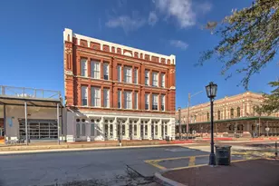 2206 Strand St, Galveston, TX 77550 - Photo 2