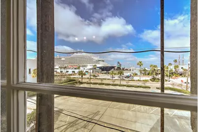 2206 Strand St #201, Galveston, TX 77550 - Photo 26