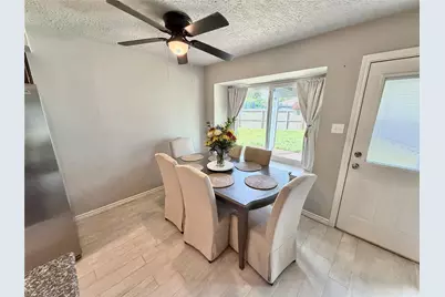 10 Lobo Court, Angleton, TX 77515 - Photo 8