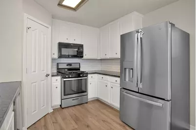 32102 Decker Oaks Drive, Pinehurst, TX 77362 - Photo 14