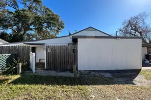 1272 Pecan St, Clute, TX 77531 - Photo 18