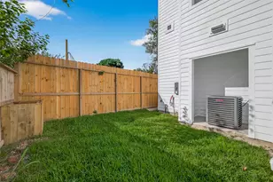 867 Lonnie Ln, Houston, TX 77091 - Photo 32