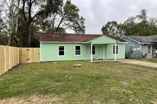 7338 Guadalcanal Rd, Houston, TX 77033 - Photo 2