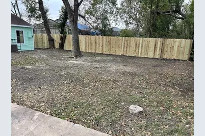 7338 Guadalcanal Road, Houston, TX 77033 - Photo 4