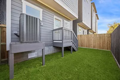 5637 Azores, Houston, TX 77091 - Photo 4