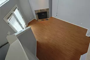 10855 Meadowglen Ln, Houston, TX 77042 - Photo 16