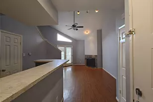 10855 Meadowglen Ln, Houston, TX 77042 - Photo 6