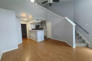 10855 Meadowglen Ln, Houston, TX 77042 - Photo 8
