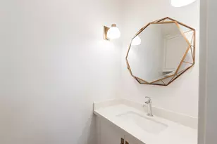 828 E 28th St, Houston, TX 77009 - Photo 14