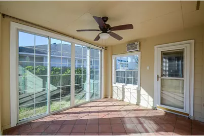 12918 Hawthorne Shores Drive, Houston, TX 77044 - Photo 26
