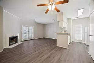 7575 Cambridge St, Houston, TX 77054 - Photo 10