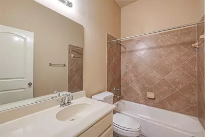 6206 Falling Briar Lane, Sugar Land, TX 77479 - Photo 32
