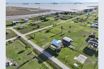 1921 Galveston Avenue, Port Bolivar, TX 77650 - Photo 2