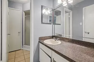 18800 Egret Bay Blvd, Webster, TX 77058 - Photo 12