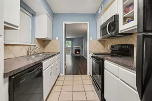 18800 Egret Bay Blvd, Webster, TX 77058 - Photo 4