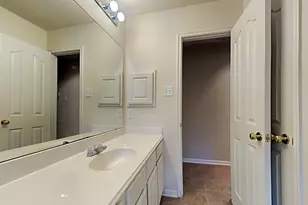 155 S Queenscliff Cir, The Woodlands, TX 77382 - Photo 10