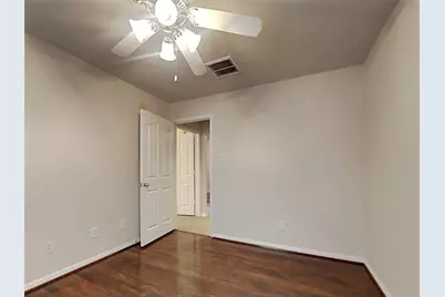 155 S Queenscliff Circle, The Woodlands, TX 77382 - Photo 8