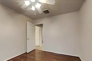 155 S Queenscliff Cir, The Woodlands, TX 77382 - Photo 8