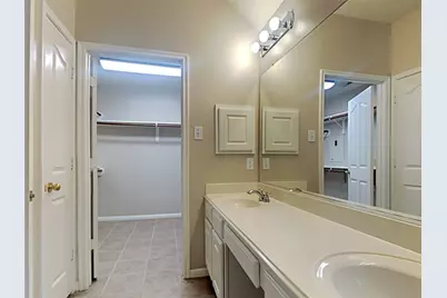 155 S Queenscliff Circle, The Woodlands, TX 77382 - Photo 16