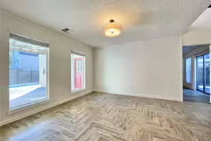 707 Center Hill Dr, Houston, TX 77079 - Photo 10