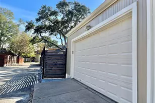 707 Center Hill Dr, Houston, TX 77079 - Photo 26