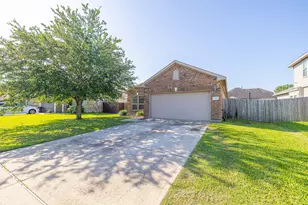 3818 Hunters Trail, Baytown, TX 77521 - Photo 2