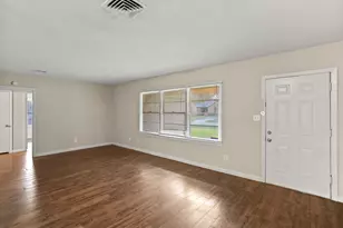 410 22nd Ave N, Texas City, TX 77590 - Photo 6
