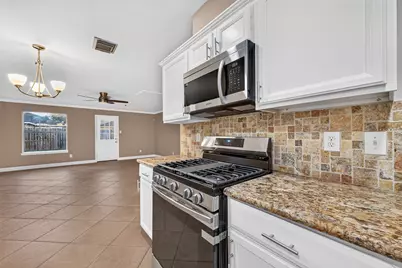 9015 Grand Villa Lane, Richmond, TX 77407 - Photo 14