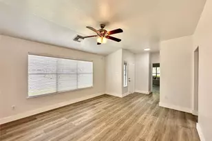 8202 Radial Ct, Rosharon, TX 77583 - Photo 4