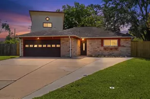 519 Orleans St, League City, TX 77573 - Photo 2