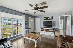 106 S Mattson St, West Columbia, TX 77486 - Photo 6