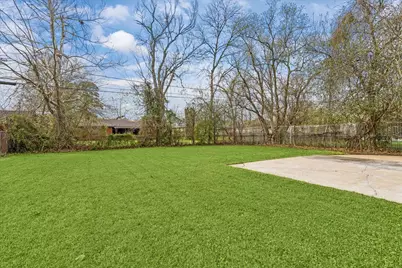 8410 Homewood Lane, Houston, TX 77028 - Photo 18
