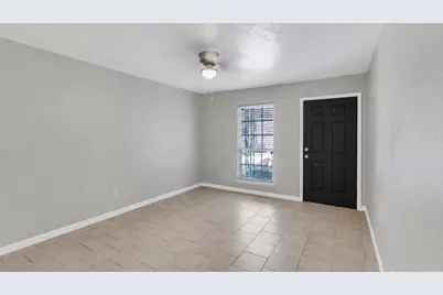 122 E Crosstimbers Street #106, Houston, TX 77022 - Photo 2