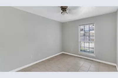 122 E Crosstimbers Street #106, Houston, TX 77022 - Photo 8