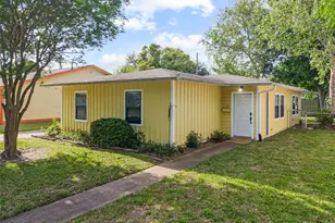 114 Pompano Ave, Galveston, TX 77550 - Photo 1